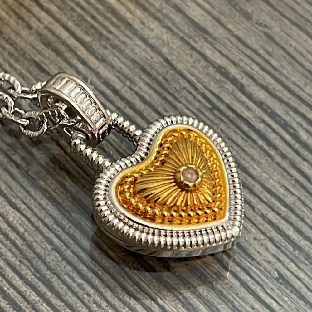 DIAMONDS INTERNATIONAL, Diamond Heart Necklace